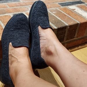 Black/gray flats